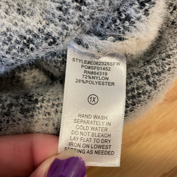 EVOLUTION BY CYRUS Fuzzy Pullover Sweater 1x - Picture 3 of 5